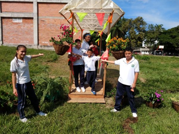 Inaugurado puente en Institución Educativa Agrícola de Buga Inaugurado puente en Institución Educativa Agrícola de Buga