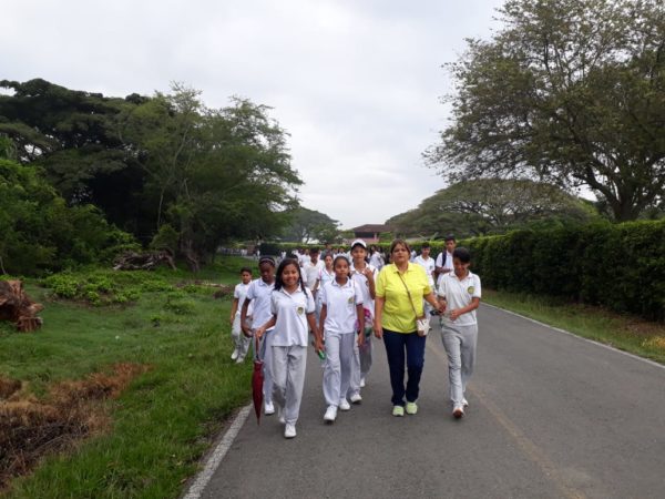 Institución Educativa Pedro Vicente Abadía de Guacarí-Valle  celebra 25 años