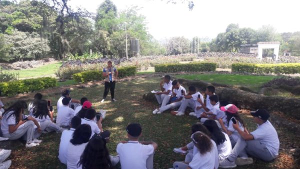 Institución Educativa Pedro Vicente Abadía de Guacarí-Valle  celebra 25 años