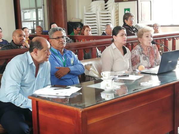 Educación por un lado y empresas por el otro, Buga buscar planear educación a 12 años