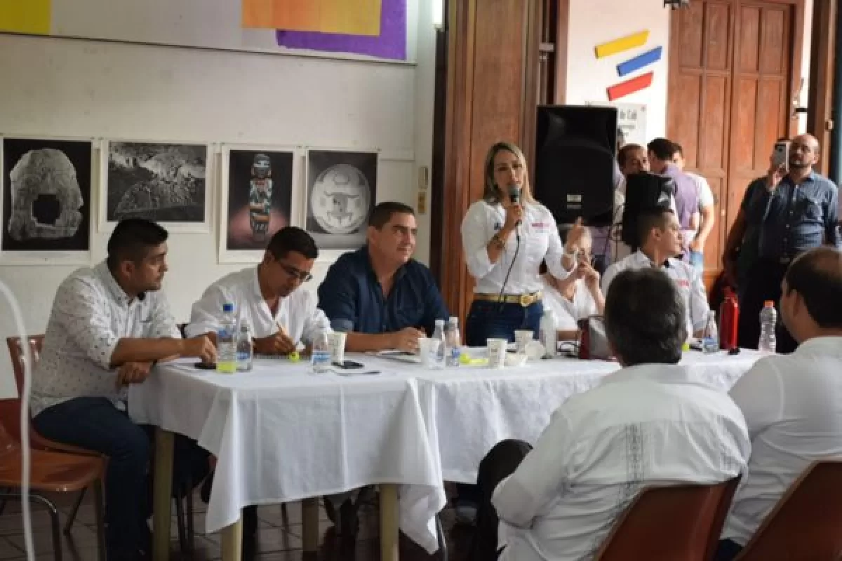 Candidatos a la alcaldía de Guadalajara de Buga hablan en Foro de la Cultura