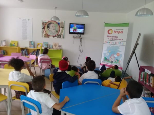 Aventura de letras en la Institución Educativa Agrícola de Buga Aventura de letras en la Institución Educativa Agrícola de Buga
