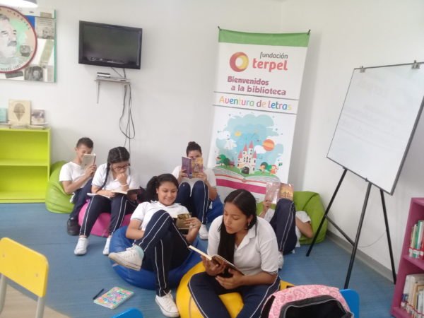 Aventura de letras en la Institución Educativa Agrícola  de Buga