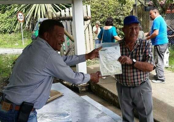 Nuevos títulos de propiedad a familias de Guacarí Guacari