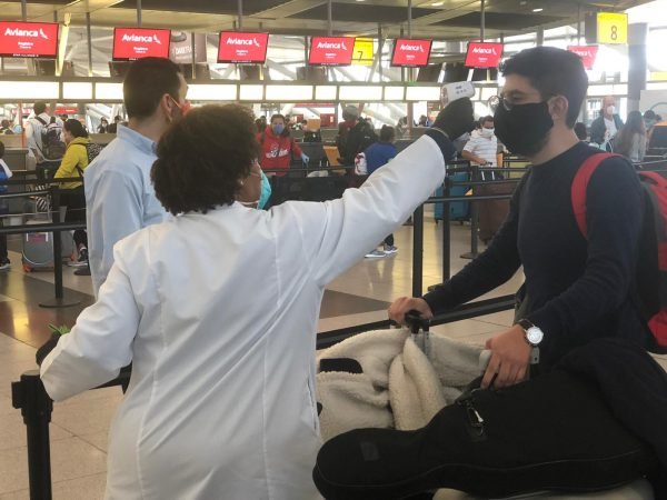 93 colombianos pueden regresar de Chile Colombianos