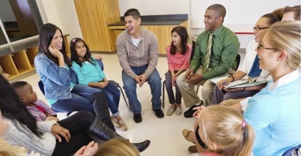 Familia se involucra en la educación escolarizada en Colombia Familia