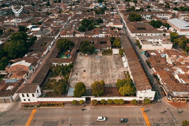 Colegio Diocesano Gimnasio Central del Valle, 62 años formando seres integrales