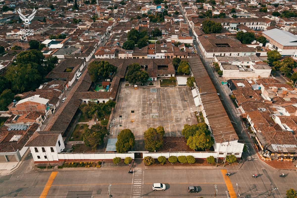 Colegio Diocesano Gimnasio Central del Valle, 62 años formando seres integrales