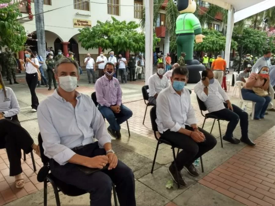 Plan Nacional Navidad 2020 en el Valle del Cauca, lanzó en Buga Ministro de Defensa Carlos Holmes Trujillo Plan Nacional Navidad 2020 en el Valle del Cauca, lanzó en Buga Ministro de Defensa Carlos Holmes Trujillo
