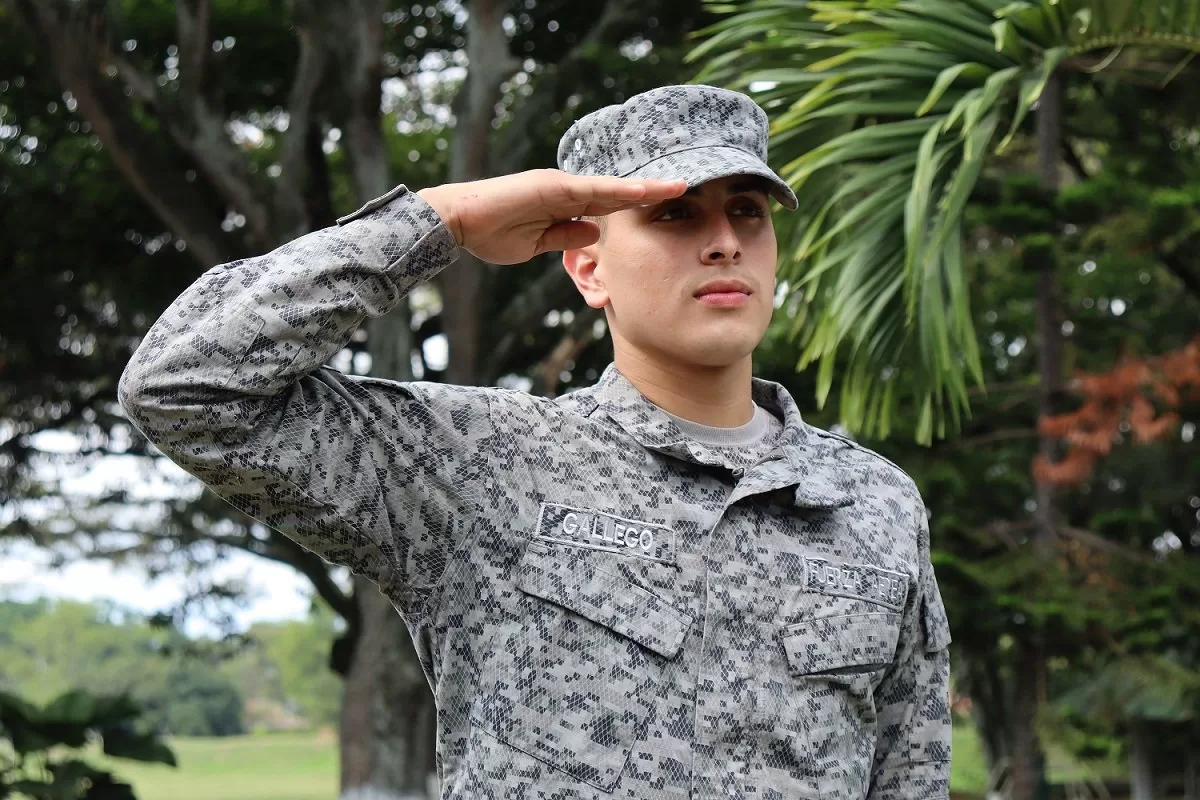 El sueño de honor y gloria de un soldado en la Fuerza Aérea Colombiana