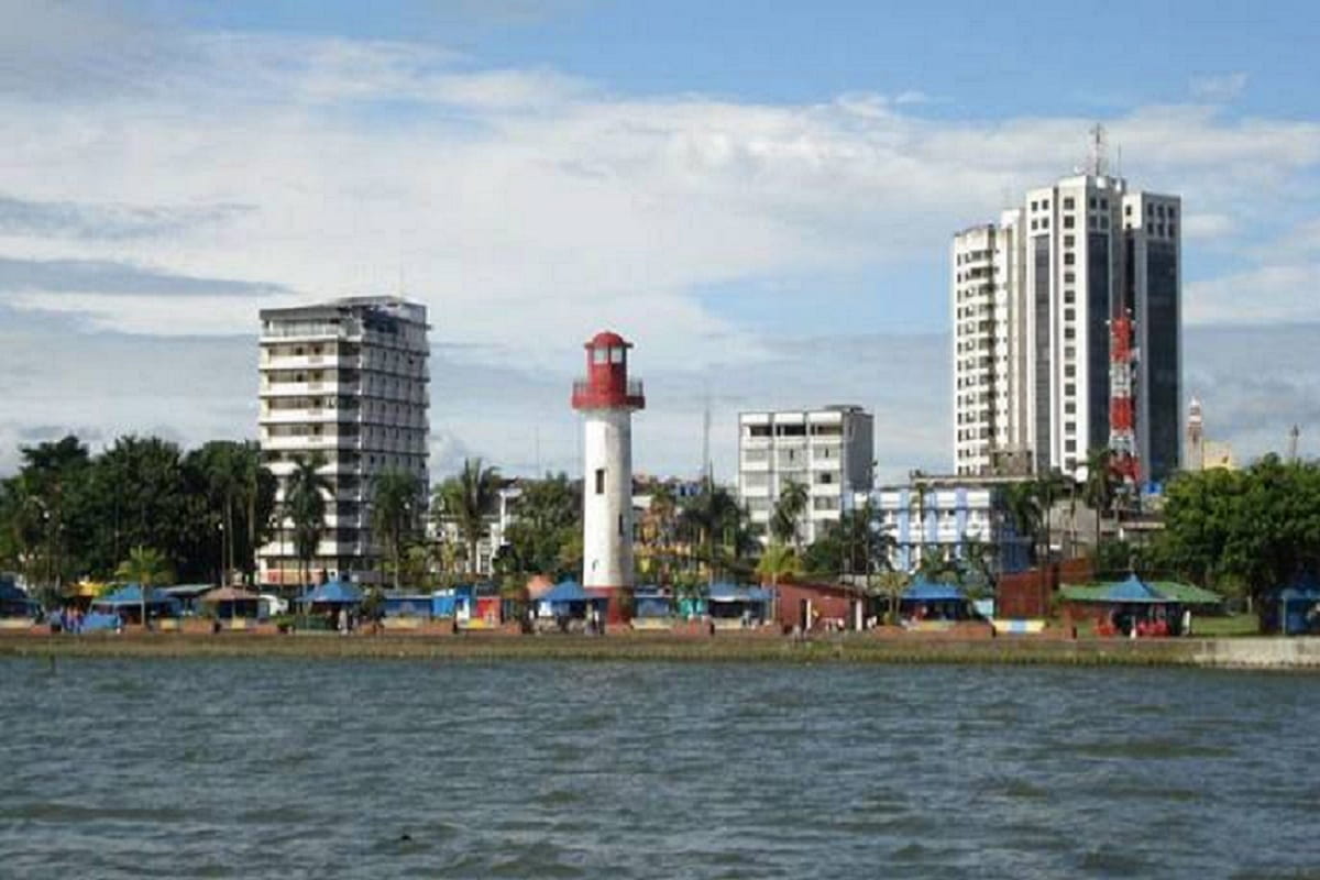 SOS por Buenaventura con gran cadena humana