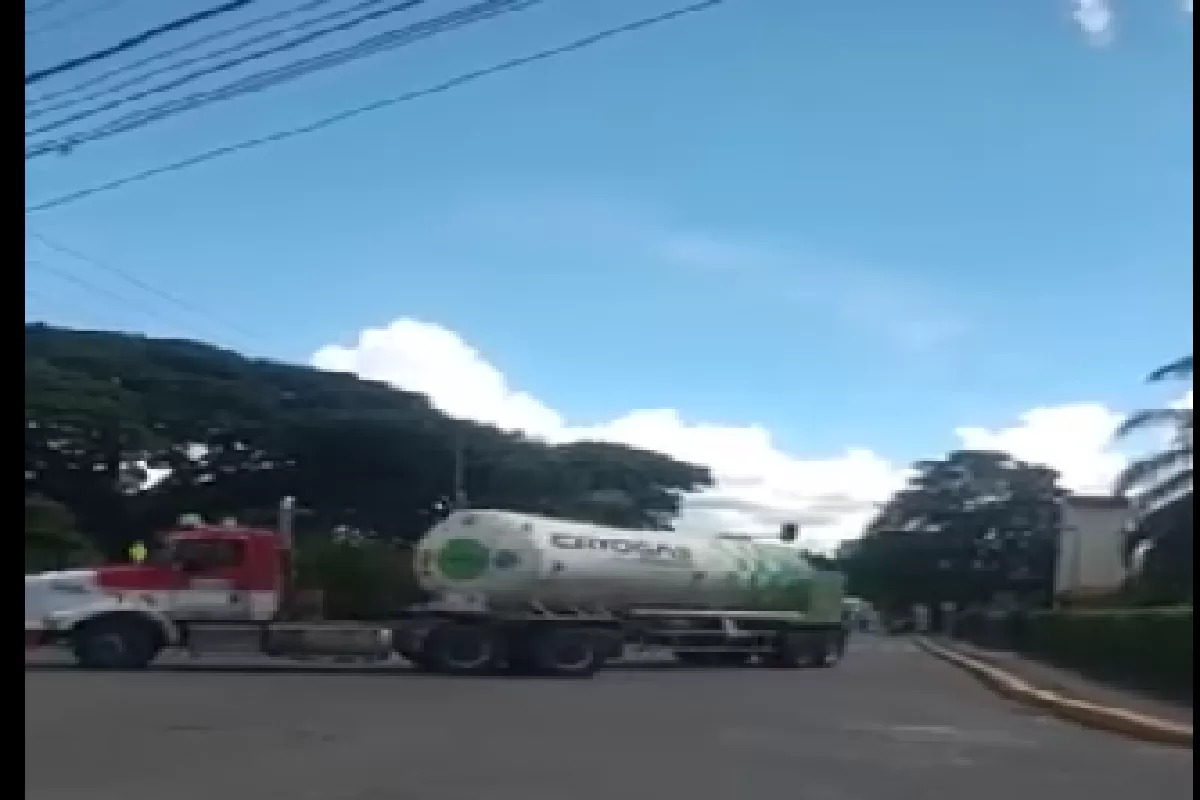 Gasolina llega a Buga
