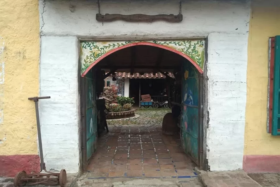 Valle del Cauca 111 y más,Chuchú en su choza descubre sus historias Valle del Cauca 111 y más,Chuchú en su choza descubre sus historias