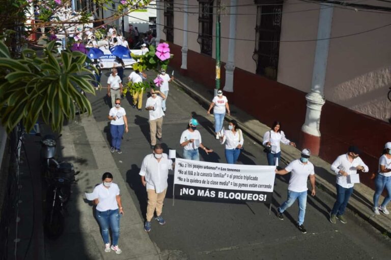 No más bloqueos y conciliación piden en Buga marchantes en silencio No más bloqueos y conciliación piden en Buga marchantes en silencio