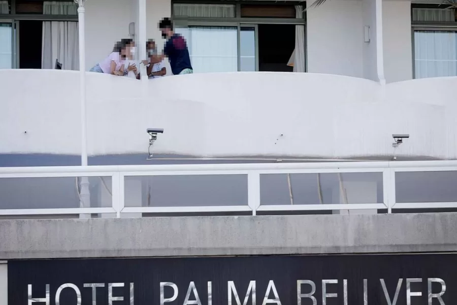 Rebrote de Covid-19 por contagio de jóvenes  obliga tomar  medidas en Mallorca España