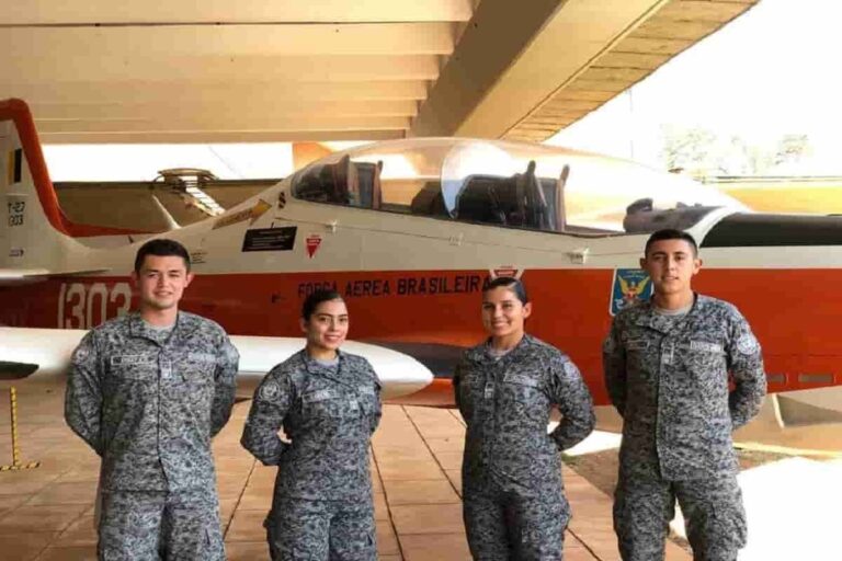 Por primera vez, Cadetes de la EMAVI realizan intercambio académico en Brasil Por primera vez, Cadetes de la EMAVI realizan intercambio académico en Brasil