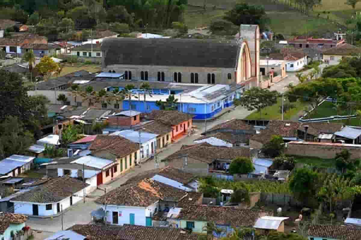 El Dovio, el municipio vallecaucano de las aguas El Dovio, el municipio vallecaucano de las aguas