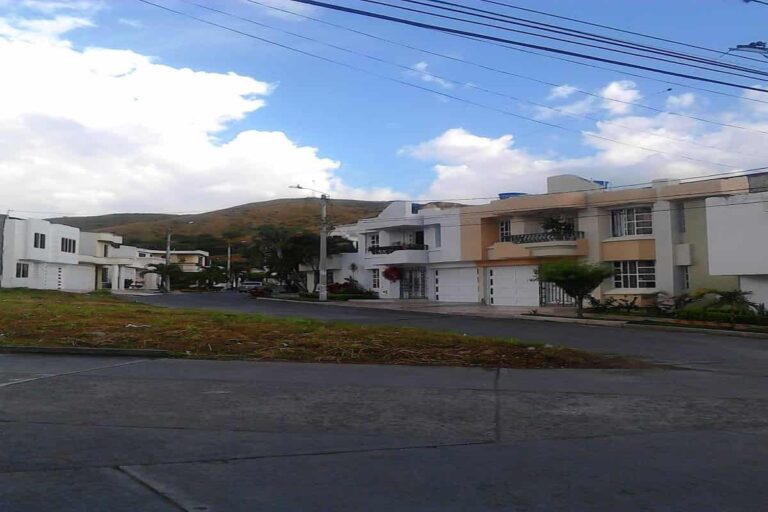 Atracos a residencias asolan barrio Lomas del Albergue en Buga Atracos a residencias asolan barrio Lomas del Albergue en Buga