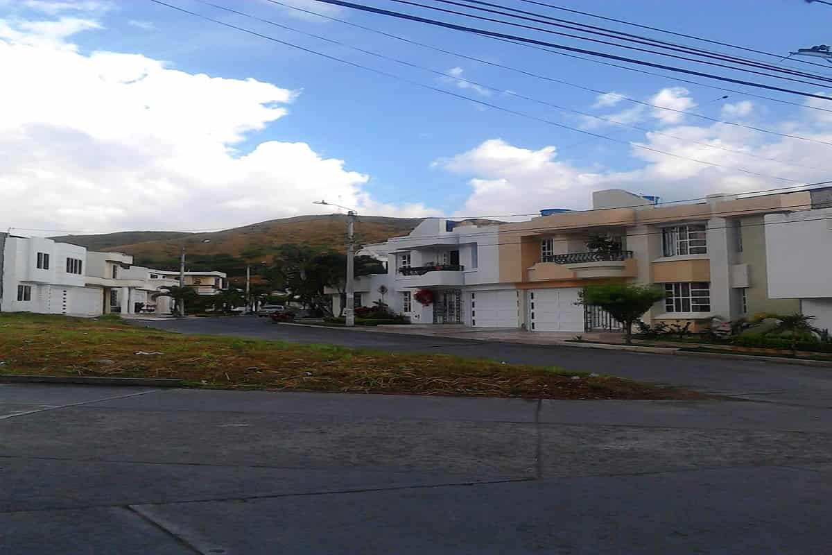Atracos a residencias asolan barrio Lomas del Albergue en Buga