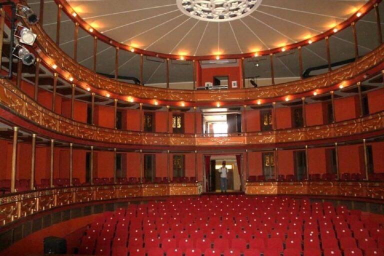 Ataque incendiario contra Teatro Municipal de Buga aún por esclarecer Ataque incendiario contra Teatro Municipal de Buga aún por esclarecer