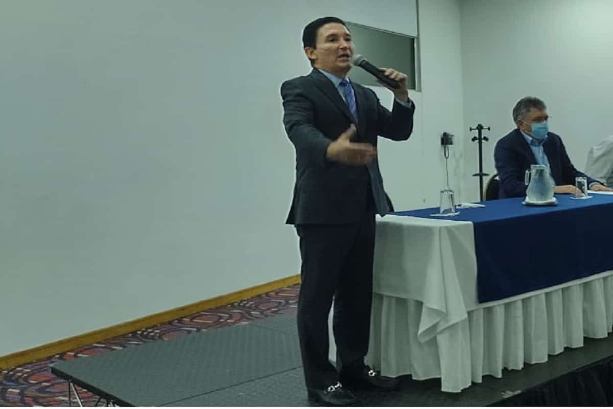 Diputado Mario Germán Fernández de Soto y exministro Mauricio Cárdenas se reunieron en Cali con líderes gremiales