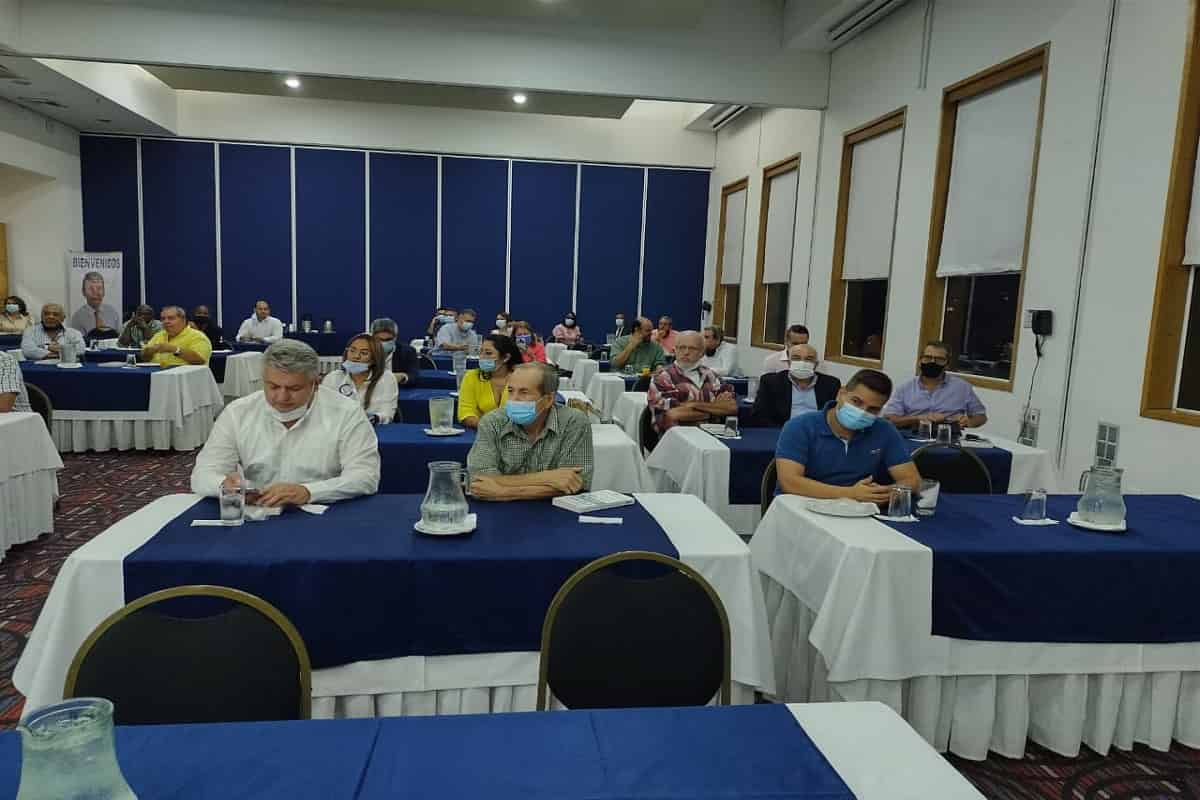 Diputado Mario Germán Fernández de Soto y exministro Mauricio Cárdenas se reunieron en Cali con líderes gremiales