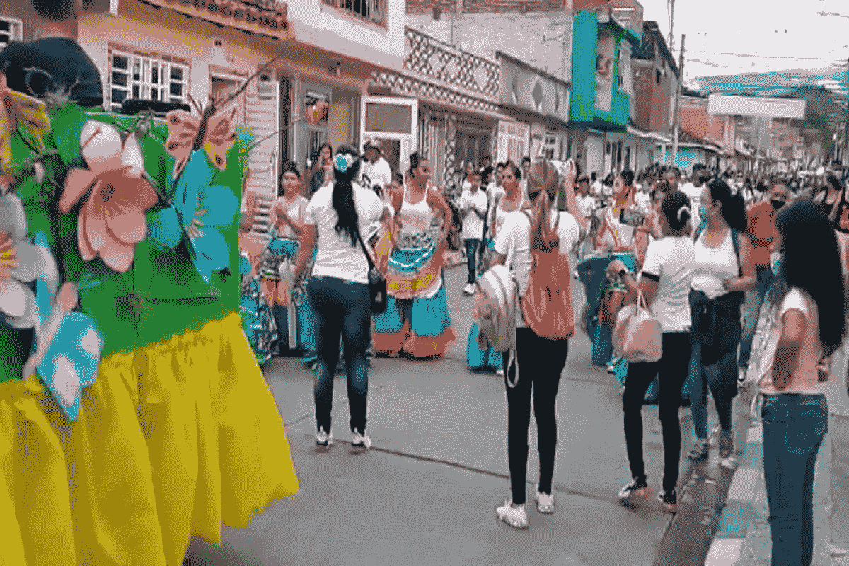 Arrancó, con multicolor desfile, celebración de 80 años de la Institución Educativa Agrícola ITA de Buga Arrancó, con multicolor desfile, celebración de 80 años de la Institución Educativa Agrícola ITA de Buga