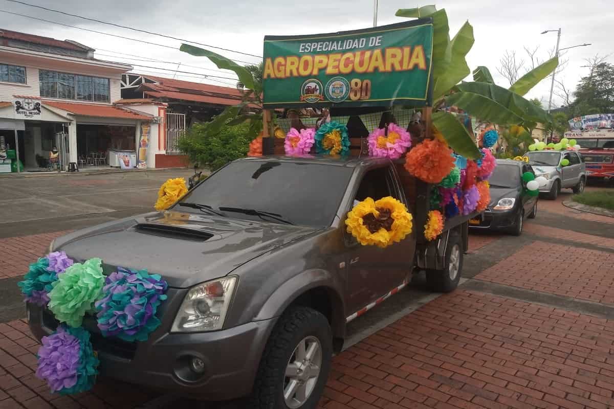 Arrancó, con multicolor desfile, celebración de 80 años de la Institución Educativa Agrícola ITA de Buga Arrancó, con multicolor desfile, celebración de 80 años de la Institución Educativa Agrícola ITA de Buga
