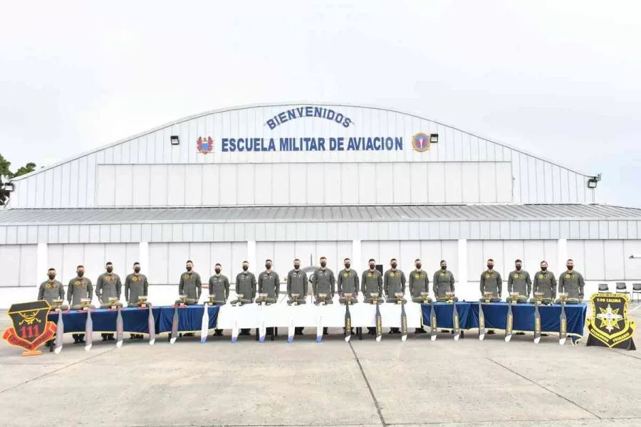 “Vuelo Solo” para 19 cadetes de la EMAVI “Vuelo Solo” para 19 cadetes de la EMAVI