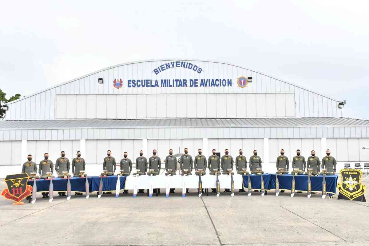 “Vuelo Solo” para 19 cadetes de la EMAVI “Vuelo Solo” para 19 cadetes de la EMAVI