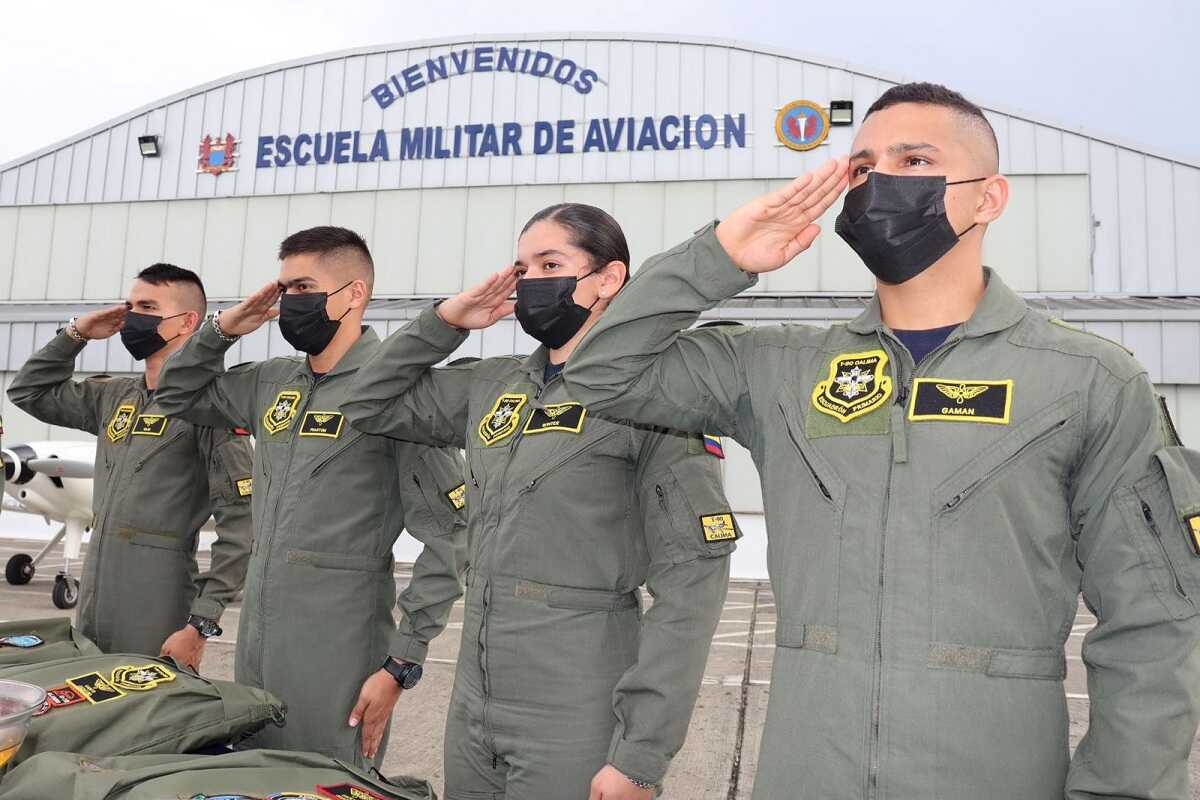“Vuelo Solo” para 19 cadetes de la EMAVI