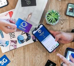 Colombia innova con nueva tarjeta de presentación. Tarjeta ontouch