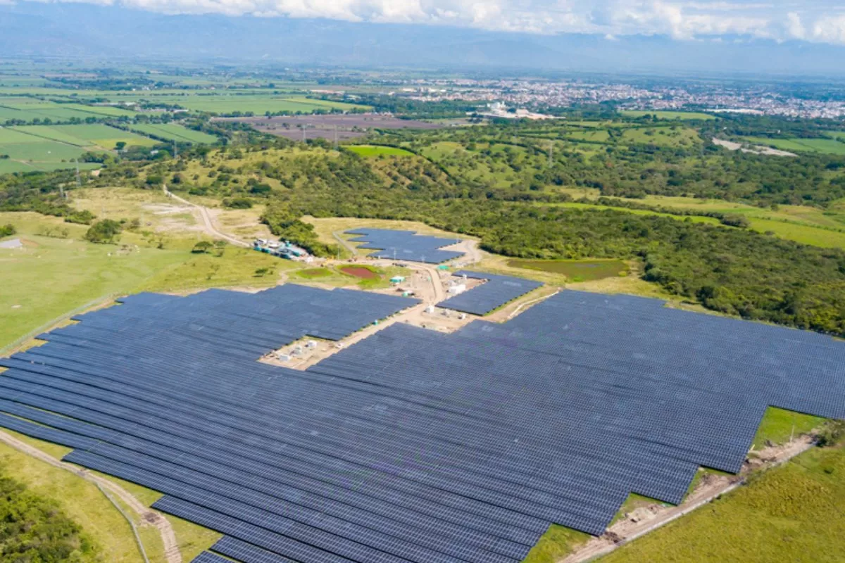 CELSIA ENTREGA NUEVA GRANJA SOLAR EN TULUÁ