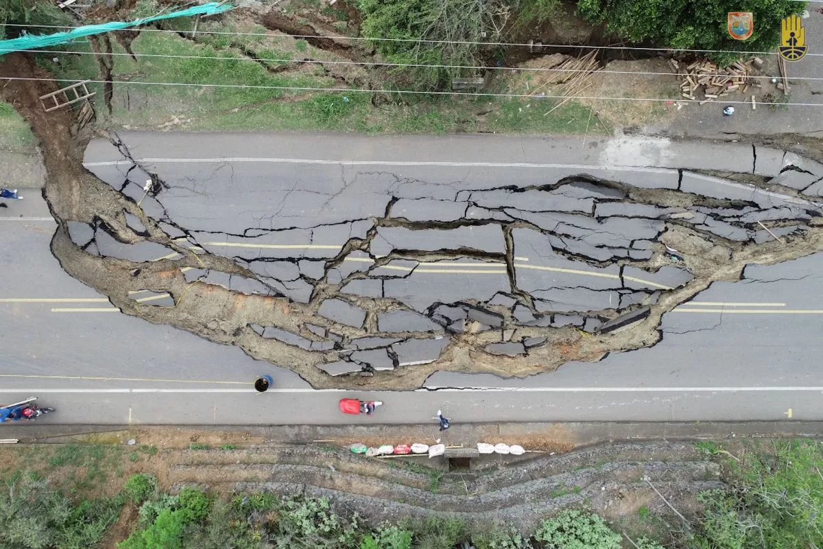 SE DEFINEN OBRAS PARA RECUPERACIÒN DE VIA CALI A LOBOGUERRERO