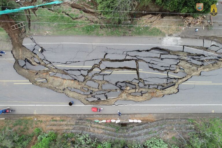 SE DEFINEN OBRAS PARA RECUPERACIÒN DE VIA CALI A LOBOGUERRERO