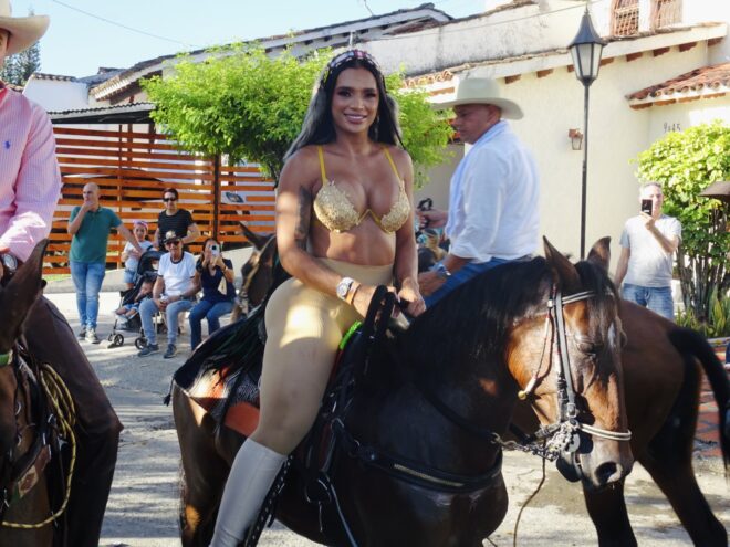 La cabalgata de la feria de Buga, un evento para gozar de principio a fin. la cabalgata de la feria de Buga