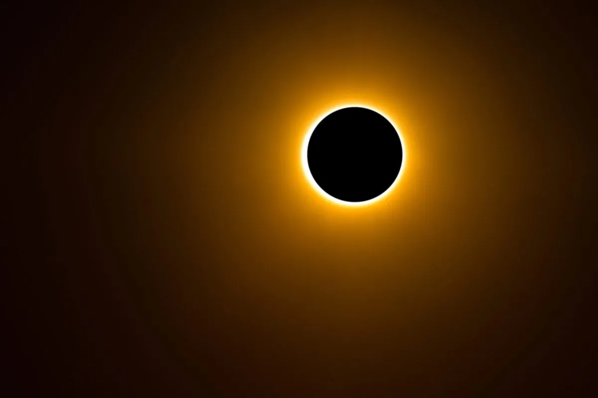 Eclipse Solar anular de octubre: Maravilla celestial y riesgos para la vista.