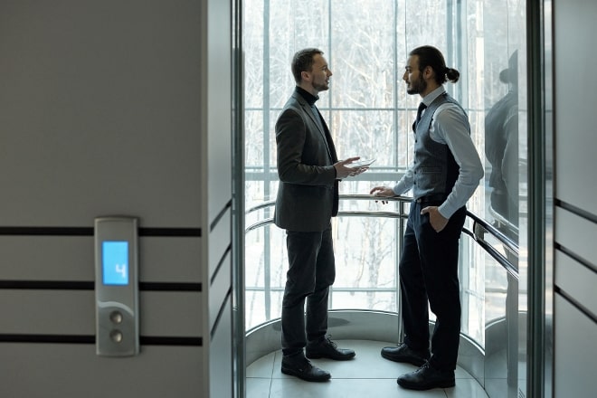 El elevator pitch es una presentación concisa