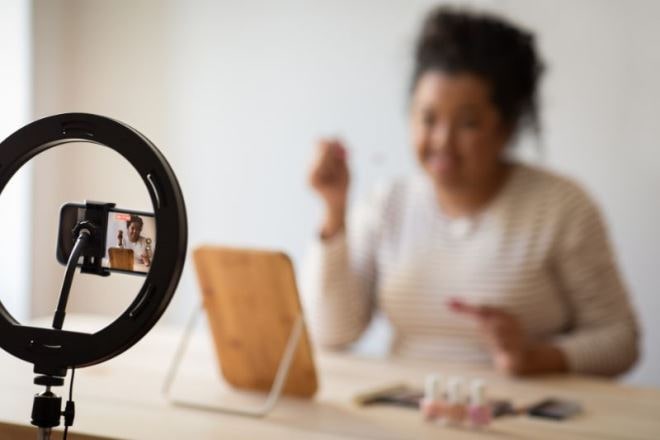 10 formas de incrementar tu presencia online Colabora con Influencers