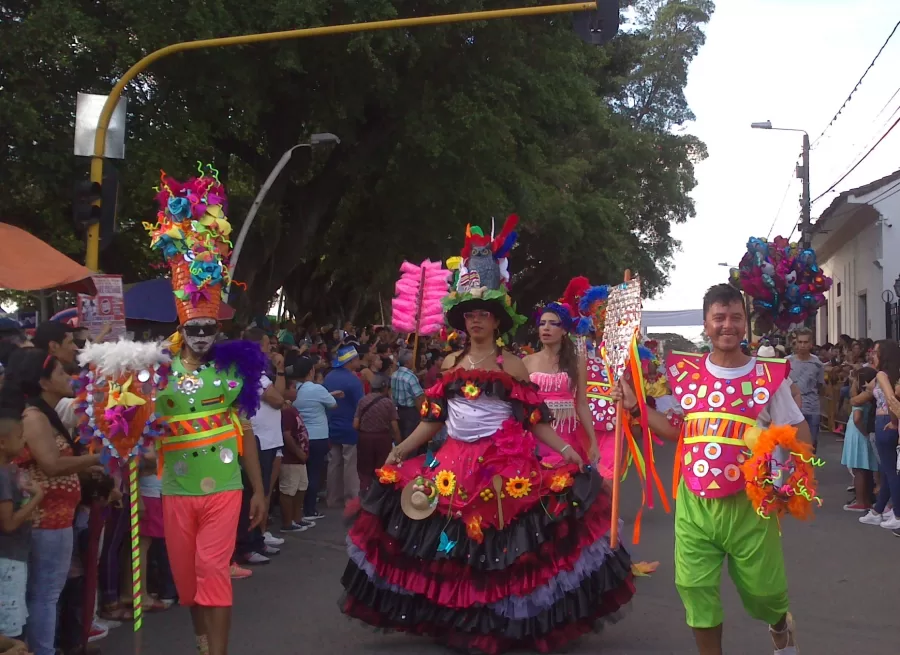 Feria de Buga Desfile de comparsas “Buga Vive El Folclor”