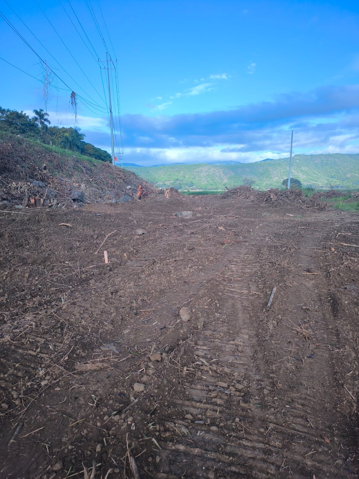 La construcción de la vía Mediacanoa-Buga; una obra esperanzadora para la economía de Colombia!!! La construcción de la vía Mediacanoa-Buga; una obra esperanzadora para la economía de Colombia!!!