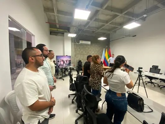 Alcalde Gustavo Vélez presenta proyectos al Concejo para destinar recursos a la emergencia del sismo