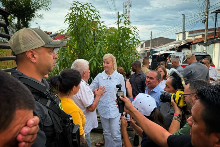 Alcalde Gustavo Vélez y gobernadora del Valle recorrieron zonas afectadas por el terremoto Alcalde Gustavo Vélez y gobernadora del Valle recorrieron zonas afectadas por el terremoto