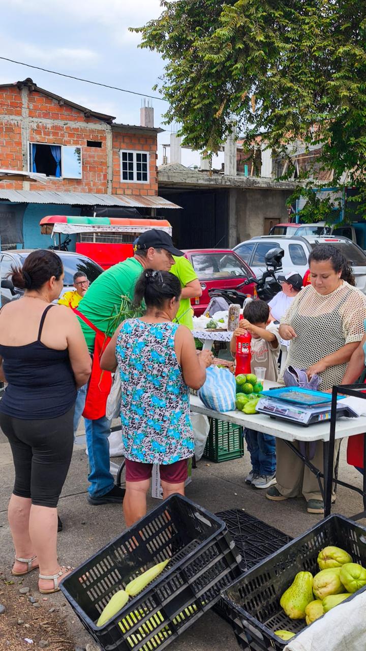 Mercado Campesino llegó a Aguaclara para fortalecer la economía rural y acercar productos frescos a la comunidad Mercado Campesino llegó a Aguaclara para fortalecer la economía rural y acercar productos frescos a la comunidad